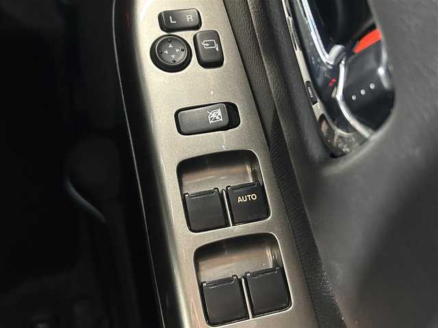 スズキ スペーシア カスタム Z 大阪府 2017(平29)年 4.2万km ブルーイッシュブラックパール3 社外ナビ（Ｂｌｕｅｔｏｏｔｈ／フルセグ／ＣＤ，ＤＶＤ再生）　Ｂカメラ　ドラレコ　シートヒーター　衝突軽減　プッシュスタート　オートライト　フォグランプ　スマートキー　ＨＩＤヘッドライト　ＥＴＣ