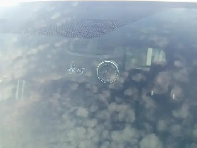 トヨタ ヴォクシー ZS 煌 福井県 2015(平27)年 11万km ホワイトパールクリスタルシャイン 9インチナビ（ALPINE X9）/・（フルセグTV/CD/DVD/Bluetooth）/バックカメラ/ドライブレコーダー/ビルトインETC/ステアリングスイッチ/オートLEDライト/電動格納ウィンカーミラー/両側パワースライドドア/純正16インチAW/スマートキー