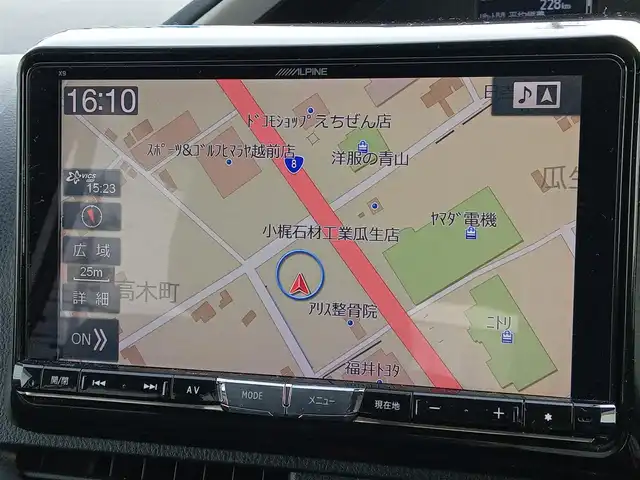トヨタ ヴォクシー ZS 煌 福井県 2015(平27)年 11万km ホワイトパールクリスタルシャイン 9インチナビ（ALPINE X9）/・（フルセグTV/CD/DVD/Bluetooth）/バックカメラ/ドライブレコーダー/ビルトインETC/ステアリングスイッチ/オートLEDライト/電動格納ウィンカーミラー/両側パワースライドドア/純正16インチAW/スマートキー