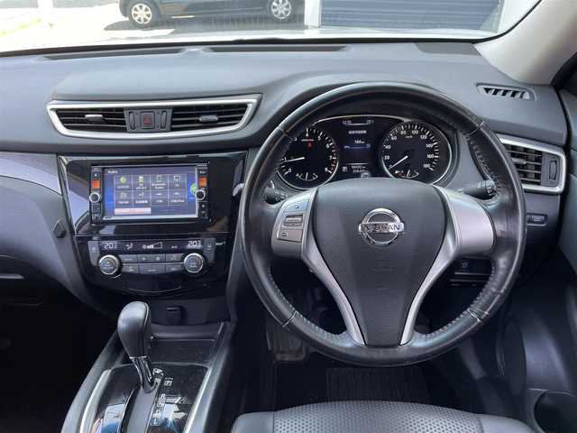 日産 エクストレイル 20X 道央・札幌 2015(平27)年 9.9万km ブリリアントホワイトパール 登録時走行距離　98492km/　4　W　D　/寒冷地仕様/ローダウン/純正ディーラーOPナビ/(AM/FM/CD/DVD/BT)/フルセグTV/NISMOサスペンション/NISMOアルミホイール装着/バックカメラ/前後ドライブレコーダー/カプロンシート/前席シートヒーター/ETC/純正エンジンスターター/デュアルエアコン/ミラーヒーター/電装格納ミラー/ウィンカーミラー/ヒルディセントコントロール/横滑り防止装置/LEDヘッドライト/フロントフォグランプ/純正ドアバイザー/純正フロアマット