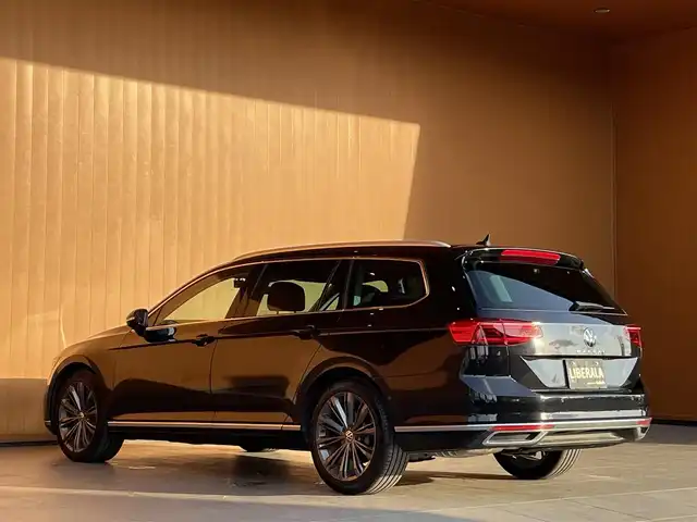 フォルクスワーゲン ＶＷ パサート TDI エレガンス アドバンス 愛知県 2021(令3)年 6.1万km ディープブラックパールエフェクト 純正インフォテインメントシステム-ディスカバープロ/360°カメラ/フルセグTV/AppleCarPlay/AndroidAuto/ジェスチャーコントロール/ヘッドアップディスプレイ/ブラックレザーシート/シートヒーター/シートベンチレーション/シートマッサージ機能/メモリ機能付きパワーシート/アダプティブクルーズコントロール/レーンキープアシスト/ブラインドスポットモニター/パワーテールゲート/アダプティブLEDヘッドライト/純正18インチAW