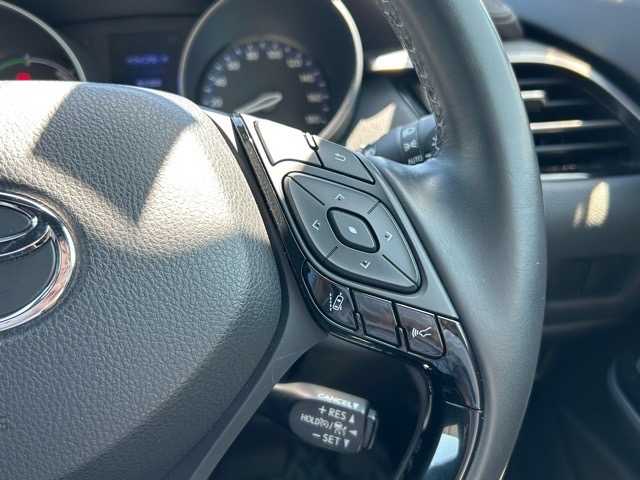トヨタ Ｃ－ＨＲ G 千葉県 2019(令1)年 1.4万km ブラックマイカ 純正ナビ/フルセグTV/Bluetooth/ETC2.0/クルーズコントロール/衝撃被害軽減システム/オートライト/オートマチックハイビーム/EVモード/プッシュスタート/スマートキー/スペアキー×1/LEDヘッドライト/純正アルミホイール/純正フロアマット/保証書/取扱説明書/盗難防止装置/横滑り防止装置/電動格納ウィンカーミラー