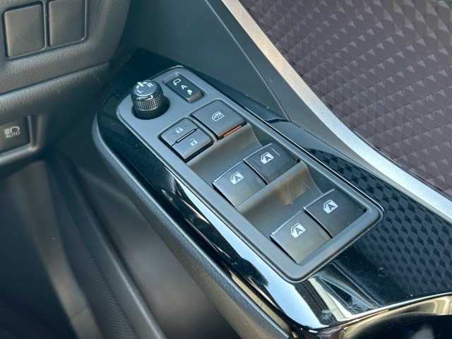 トヨタ Ｃ－ＨＲ G 千葉県 2019(令1)年 1.4万km ブラックマイカ 純正ナビ/フルセグTV/Bluetooth/ETC2.0/クルーズコントロール/衝撃被害軽減システム/オートライト/オートマチックハイビーム/EVモード/プッシュスタート/スマートキー/スペアキー×1/LEDヘッドライト/純正アルミホイール/純正フロアマット/保証書/取扱説明書/盗難防止装置/横滑り防止装置/電動格納ウィンカーミラー