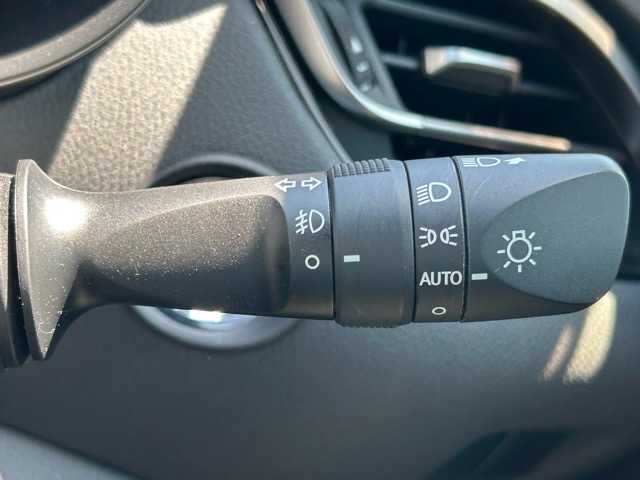 トヨタ Ｃ－ＨＲ G 千葉県 2019(令1)年 1.4万km ブラックマイカ 純正ナビ/フルセグTV/Bluetooth/ETC2.0/クルーズコントロール/衝撃被害軽減システム/オートライト/オートマチックハイビーム/EVモード/プッシュスタート/スマートキー/スペアキー×1/LEDヘッドライト/純正アルミホイール/純正フロアマット/保証書/取扱説明書/盗難防止装置/横滑り防止装置/電動格納ウィンカーミラー