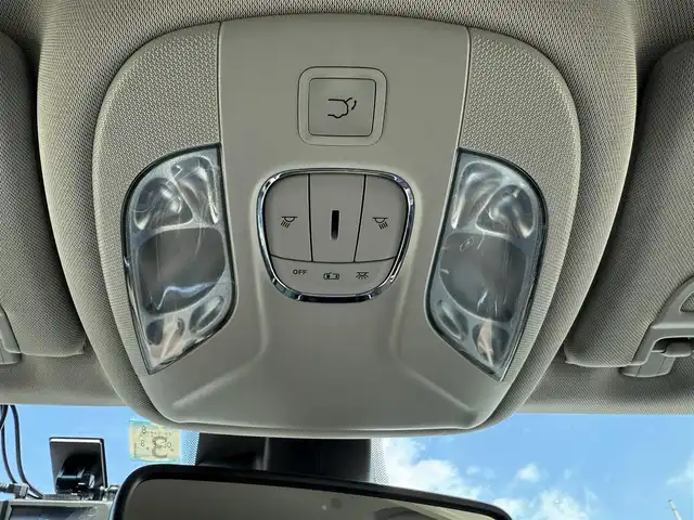 クライスラー・ジープ ジープ コマンダー リミテッド 道南・函館 2023(令5)年 2.5万km パール ワンオーナー車/純正ナビTV/全方位カメラ/アダクティブクルーズコントロール/前後ドラレコ/新車時保証書/取扱説明書/スマートキー/前席パワーシート/シートヒーター/純正アルミ＋スタッドレスタイヤ車内積み込み