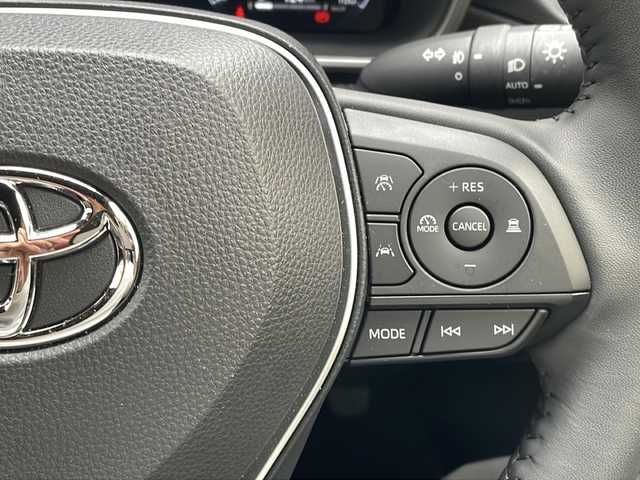 トヨタ カローラ クロス ハイブリッド Z 兵庫県 2024(令6)年 0.7万km マッシブグレー ワンオーナー/純正ディスプレイオーディオ/　Bluetooth/AM/FM/フルセグテレビ/バックカメラ/純正ビルトインETC/パワーシート（D席）/シートヒーター（D+N席）/パワーバックドア/ステアリングスイッチ/アイドリングストップ/レーダークルーズコントロール/アンチロック・ブレーキ・システム/レーンキープアシスト/前後コーナーセンサー/横滑り防止装置/衝突被害軽減システム/純正フロアマット/純正アルミホイール（R18）/パワーステアリング/パワーウィンドウ/エアバッグ（）/カーテンエアバッグ/LEDヘッドライト/オートマチックハイビーム/スマートキー/スペアキー（1本）/保証書/取扱説明書