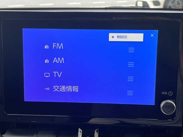 トヨタ カローラ クロス ハイブリッド Z 兵庫県 2024(令6)年 0.7万km マッシブグレー ワンオーナー/純正ディスプレイオーディオ/　Bluetooth/AM/FM/フルセグテレビ/バックカメラ/純正ビルトインETC/パワーシート（D席）/シートヒーター（D+N席）/パワーバックドア/ステアリングスイッチ/アイドリングストップ/レーダークルーズコントロール/アンチロック・ブレーキ・システム/レーンキープアシスト/前後コーナーセンサー/横滑り防止装置/衝突被害軽減システム/純正フロアマット/純正アルミホイール（R18）/パワーステアリング/パワーウィンドウ/エアバッグ（）/カーテンエアバッグ/LEDヘッドライト/オートマチックハイビーム/スマートキー/スペアキー（1本）/保証書/取扱説明書