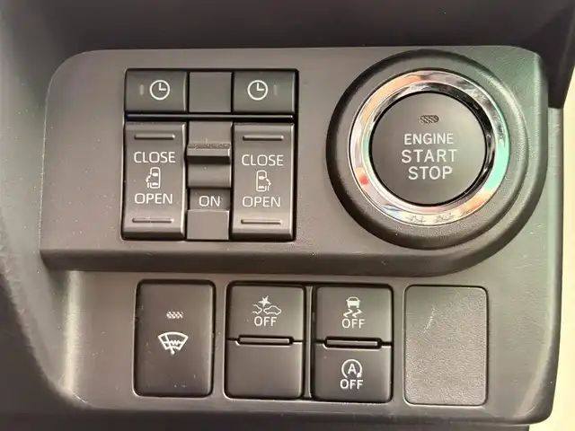 トヨタ ルーミー カスタムG－T 東京都 2022(令4)年 2万km パールホワイトⅢ ワンオーナー/禁煙車/パノラミックビュー対応ナビレディパッケージ/・パノラミックビューモニター/・ステアリングスイッチ/スマートアシスト/・衝突回避支援ブレーキ機能/・車線逸脱警報機能/・ブレーキ制御付き誤発進抑制機能/・アダプティブドライビングビーム/・アダプティブクルーズコントロール/・コーナーセンサー/・サイドビューランプ/両側パワースライドドア/LEDヘッドランプ/オートライト/スマートキー/カーテンエアバッグ/フロアマット/保証書/取扱説明書/スペアキー