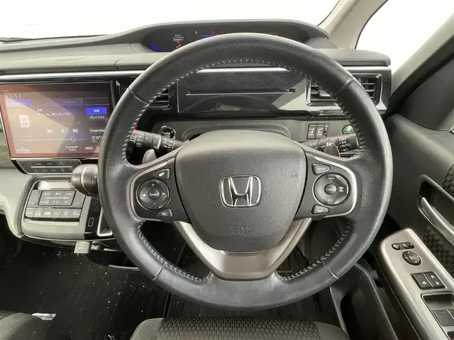 ホンダ ステップワゴン スパーダ ホンダセンシング 千葉県 2020(令2)年 6.6万km プラチナホワイトパール ホンダセンシング/・衝突軽減ブレーキ/レーンキープアシスト/・レーダークルーズコントロール/オートハイビーム/・クリアランスソナー/踏み間違い防止/・標識認識機能/先行車発進お知らせ/純正11.6インチフリップダウンモニター(VM-185EN)/純正10インチナビ(VXU-207SWi)/・フルセグ/BT/DVD/CD/HDMI/USB/カープレイ/バックカメラ/パドルシフト/ステアリングスイッチ/ETC2.0/両側パワースライドドア/LEDヘッドライト/オートライト/フォグライト/スマートキー/プッシュスタート/純正フロアマット/純正16インチAW