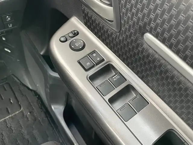 ホンダ ステップワゴン スパーダ ホンダセンシング 千葉県 2020(令2)年 6.6万km プラチナホワイトパール ホンダセンシング/・衝突軽減ブレーキ/レーンキープアシスト/・レーダークルーズコントロール/オートハイビーム/・クリアランスソナー/踏み間違い防止/・標識認識機能/先行車発進お知らせ/純正11.6インチフリップダウンモニター(VM-185EN)/純正10インチナビ(VXU-207SWi)/・フルセグ/BT/DVD/CD/HDMI/USB/カープレイ/バックカメラ/パドルシフト/ステアリングスイッチ/ETC2.0/両側パワースライドドア/LEDヘッドライト/オートライト/フォグライト/スマートキー/プッシュスタート/純正フロアマット/純正16インチAW