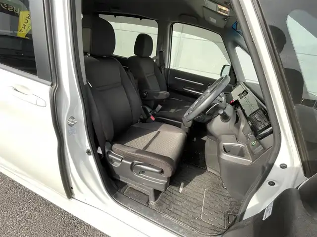 ホンダ ステップワゴン スパーダ ホンダセンシング 千葉県 2020(令2)年 6.6万km プラチナホワイトパール ホンダセンシング/・衝突軽減ブレーキ/レーンキープアシスト/・レーダークルーズコントロール/オートハイビーム/・クリアランスソナー/踏み間違い防止/・標識認識機能/先行車発進お知らせ/純正11.6インチフリップダウンモニター(VM-185EN)/純正10インチナビ(VXU-207SWi)/・フルセグ/BT/DVD/CD/HDMI/USB/カープレイ/バックカメラ/パドルシフト/ステアリングスイッチ/ETC2.0/両側パワースライドドア/LEDヘッドライト/オートライト/フォグライト/スマートキー/プッシュスタート/純正フロアマット/純正16インチAW