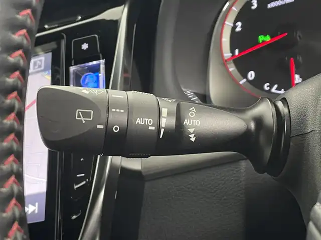 トヨタ ハリアー プレミアム 埼玉県 2018(平30)年 4.2万km ホワイトパールクリスタルシャイン モデリスタエアロ　ＨＫＳマフラー　ＡＬＰＩＮＥ１０型ナビ　テイン車高調　バックカメラ　追従走行　フルセグＴＶ　電動リアゲート　ハーフレザー　ＥＴＣ　前後ドライブレコーダー　デジタルインナーミラー