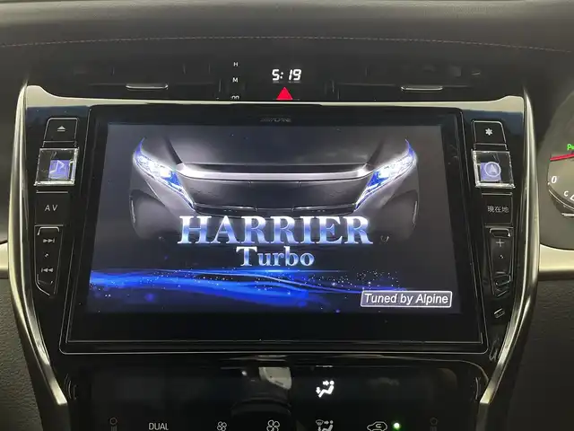 トヨタ ハリアー プレミアム 埼玉県 2018(平30)年 4.2万km ホワイトパールクリスタルシャイン モデリスタエアロ　ＨＫＳマフラー　ＡＬＰＩＮＥ１０型ナビ　テイン車高調　バックカメラ　追従走行　フルセグＴＶ　電動リアゲート　ハーフレザー　ＥＴＣ　前後ドライブレコーダー　デジタルインナーミラー