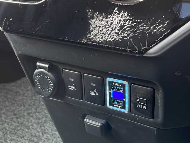 トヨタ ルーミー カスタムG 島根県 2020(令2)年 2万km ブラックマイカメタリック/ファイアークォーツレッドメタリック 純正9インチSDナビゲーション(NSZT-Y68T)/フルセグ BT SD CD DVD/全方位カメラ/サイドカメラ/レーンキープアシスト/クルーズコントロール/両側パワースライドドア/D/N席シートヒーター/オートマチックハイビーム/LEDヘッドライト/AUTOライト/フォグライト/後席サイドサンシェード/オートリトラミラー/ISOFIX/革巻きステアリング/ステアリングリモコン/純正14インチアルミホイール