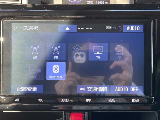 トヨタ ルーミー カスタムG 島根県 2020(令2)年 2万km ブラックマイカメタリック/ファイアークォーツレッドメタリック 純正9インチSDナビゲーション(NSZT-Y68T)/フルセグ BT SD CD DVD/全方位カメラ/サイドカメラ/レーンキープアシスト/クルーズコントロール/両側パワースライドドア/D/N席シートヒーター/オートマチックハイビーム/LEDヘッドライト/AUTOライト/フォグライト/後席サイドサンシェード/オートリトラミラー/ISOFIX/革巻きステアリング/ステアリングリモコン/純正14インチアルミホイール