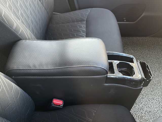 トヨタ ルーミー カスタムG 島根県 2020(令2)年 2万km ブラックマイカメタリック/ファイアークォーツレッドメタリック 純正9インチSDナビゲーション(NSZT-Y68T)/フルセグ BT SD CD DVD/全方位カメラ/サイドカメラ/レーンキープアシスト/クルーズコントロール/両側パワースライドドア/D/N席シートヒーター/オートマチックハイビーム/LEDヘッドライト/AUTOライト/フォグライト/後席サイドサンシェード/オートリトラミラー/ISOFIX/革巻きステアリング/ステアリングリモコン/純正14インチアルミホイール