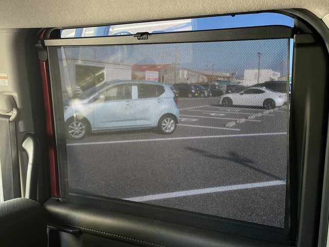 トヨタ ルーミー カスタムG 島根県 2020(令2)年 2万km ブラックマイカメタリック/ファイアークォーツレッドメタリック 純正9インチSDナビゲーション(NSZT-Y68T)/フルセグ BT SD CD DVD/全方位カメラ/サイドカメラ/レーンキープアシスト/クルーズコントロール/両側パワースライドドア/D/N席シートヒーター/オートマチックハイビーム/LEDヘッドライト/AUTOライト/フォグライト/後席サイドサンシェード/オートリトラミラー/ISOFIX/革巻きステアリング/ステアリングリモコン/純正14インチアルミホイール