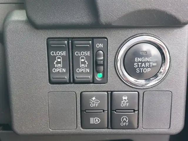 トヨタ ピクシスメガ GターボレジャーエディションSAⅢ 東京都 2018(平30)年 3.7万km ブラックマイカメタリック スマートアシストIII/・衝突回避ブレーキ/・オートマチックハイビーム/・コーナーセンサー/プッシュスタート/アイドリングストップ/純正ナビ/　・フルセグTV/　・Bluetooth接続/　・CD/DVD再生/　・USB/　・AM/FMラジオ/バックカメラ/ドライブレコーダー/リモコンエンジンスターター/両側パワースライドドア/運転席シートヒーター/純正フロアマット/LEDヘッドライト/ドアバイザー/純正15インチアルミホイール/スマートキー×２