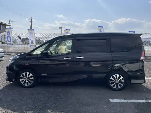 日産 セレナ ハイウェイスター 徳島県 2016(平28)年 10.3万km ダイヤモンドブラック (株)IDOMが運営する【じしゃロン徳島店】の自社ローン対象車両になります。こちらは現金ご利用時の価格です。自社ローンご希望の方は別途その旨お申付け下さい。”/純正9型ナビゲーション	/（フルセグ/CD/DVD/Bluetooth/Blu-ray)/ミラー型アラウンドビューモニター/フリップダウンモニター/ＥＴＣ/エマージェンシーブレーキ/トラクションコントロール/ECOモード切替/アイドリングストップ/両側パワースライドドア									/ハンズフリーオートスライドドア/前後コーナーセンサー/メッキドアハンドル/ＬＥＤヘッドライト/LEDデイライト/フォグランプ/クルーズコントロール/革巻きステアリング/電動格納ミラー/ステアリングリモコン/プッシュスタート/スマートキー						/スペアキー/Wエアバック