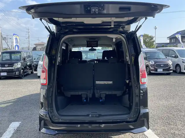 日産 セレナ ハイウェイスター 徳島県 2016(平28)年 10.3万km ダイヤモンドブラック (株)IDOMが運営する【じしゃロン徳島店】の自社ローン対象車両になります。こちらは現金ご利用時の価格です。自社ローンご希望の方は別途その旨お申付け下さい。”/純正9型ナビゲーション	/（フルセグ/CD/DVD/Bluetooth/Blu-ray)/ミラー型アラウンドビューモニター/フリップダウンモニター/ＥＴＣ/エマージェンシーブレーキ/トラクションコントロール/ECOモード切替/アイドリングストップ/両側パワースライドドア									/ハンズフリーオートスライドドア/前後コーナーセンサー/メッキドアハンドル/ＬＥＤヘッドライト/LEDデイライト/フォグランプ/クルーズコントロール/革巻きステアリング/電動格納ミラー/ステアリングリモコン/プッシュスタート/スマートキー						/スペアキー/Wエアバック