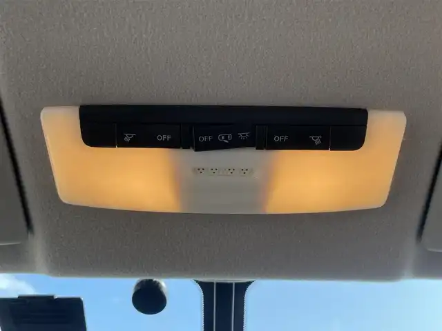 日産 セレナ ハイウェイスター 徳島県 2016(平28)年 10.3万km ダイヤモンドブラック (株)IDOMが運営する【じしゃロン徳島店】の自社ローン対象車両になります。こちらは現金ご利用時の価格です。自社ローンご希望の方は別途その旨お申付け下さい。”/純正9型ナビゲーション	/（フルセグ/CD/DVD/Bluetooth/Blu-ray)/ミラー型アラウンドビューモニター/フリップダウンモニター/ＥＴＣ/エマージェンシーブレーキ/トラクションコントロール/ECOモード切替/アイドリングストップ/両側パワースライドドア									/ハンズフリーオートスライドドア/前後コーナーセンサー/メッキドアハンドル/ＬＥＤヘッドライト/LEDデイライト/フォグランプ/クルーズコントロール/革巻きステアリング/電動格納ミラー/ステアリングリモコン/プッシュスタート/スマートキー						/スペアキー/Wエアバック