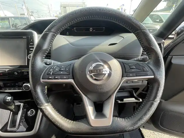 日産 セレナ ハイウェイスター 徳島県 2016(平28)年 10.3万km ダイヤモンドブラック (株)IDOMが運営する【じしゃロン徳島店】の自社ローン対象車両になります。こちらは現金ご利用時の価格です。自社ローンご希望の方は別途その旨お申付け下さい。”/純正9型ナビゲーション	/（フルセグ/CD/DVD/Bluetooth/Blu-ray)/ミラー型アラウンドビューモニター/フリップダウンモニター/ＥＴＣ/エマージェンシーブレーキ/トラクションコントロール/ECOモード切替/アイドリングストップ/両側パワースライドドア									/ハンズフリーオートスライドドア/前後コーナーセンサー/メッキドアハンドル/ＬＥＤヘッドライト/LEDデイライト/フォグランプ/クルーズコントロール/革巻きステアリング/電動格納ミラー/ステアリングリモコン/プッシュスタート/スマートキー						/スペアキー/Wエアバック