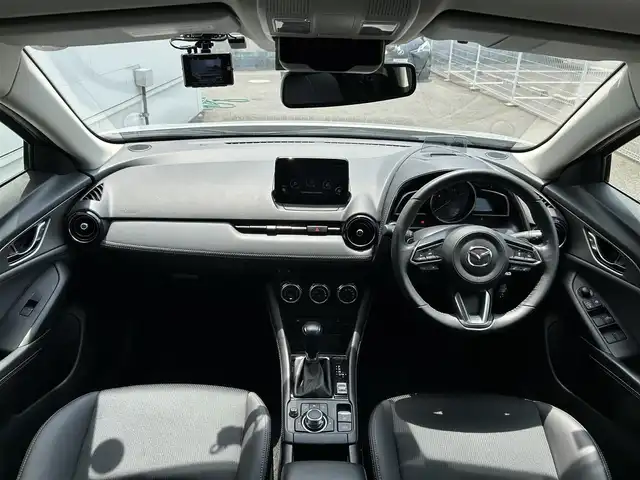 マツダ ＣＸ－３ 20SプロアクティブSパッケージ 佐賀県 2020(令2)年 3万km セラミックM スマートブレーキサポート/レーダークルーズコントロール/BSM　/パーキングセンサー　/純正SDナビ/・フルセグTV/BT/CD/DVD　/360°ビューモニター　/ハーフレザーシート　/シートヒーター　/LEDヘッドライト/フォグランプ/オートライト/革巻きステアリング/パドルシフト　/ステアリングヒーター/ステアリングスイッチ/純正18インチAW/前後ドライブレコーダー(ZDR-015)/ETC/プッシュスタート/スペアキー×１/取扱説明書/保証書