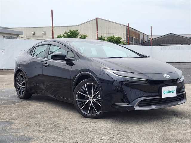 トヨタ プリウス Z 栃木県 2023(令5)年 3.7万km アティチュードブラックマイカ 〇純正12.3インチディスプレイオーディオ/〇コネクティッドナビ/〇フルセグTV/〇バックカメラ/〇パノラマモニター/〇ビルトインETC2.0/〇セーフティセンス/・レーダークルーズコントロール/・プリクラッシュセーフティ/・フロントクロストラフィックアラート/〇ブラインドスポットモニター/〇トヨタチームメイト/〇パーキングサポートブレーキ/〇LEDヘッドランプ/〇オートライト/〇純正19インチアルミ/〇合皮巻きステアリング/〇ステアリングスイッチ/〇ステアリングヒーター/〇オートエアコン/〇充電用USBタイプC/〇OPレッド加飾付合皮スポーティシート/〇シートヒーター/〇シートベンチレーション/〇メモリー付パワーシート/〇スマートエントリー/〇禁煙車