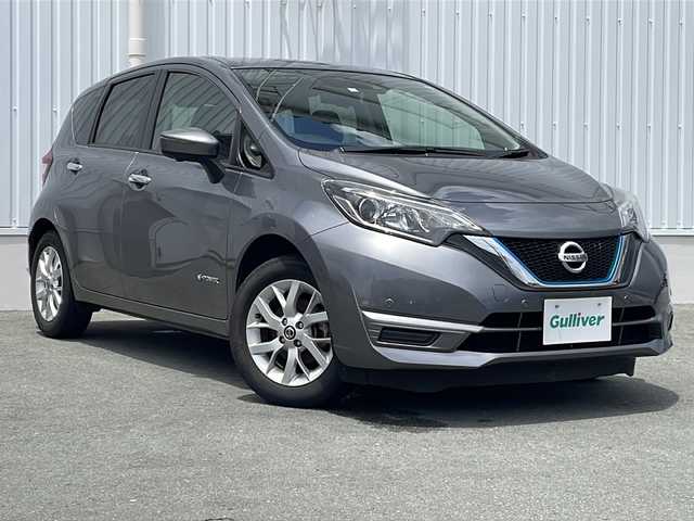 日産 ノート e－パワー X Vセレクション 三重県 2020(令2)年 4.5万km ダークメタルグレー 社外ナビ（AM/FM/BT）/全周囲モニター/デジタルインナーミラー/ビルトインETC/コーナーセンサー/オートライト/ステアリングリモコン/フロアマット/電動格納ミラー/禁煙車