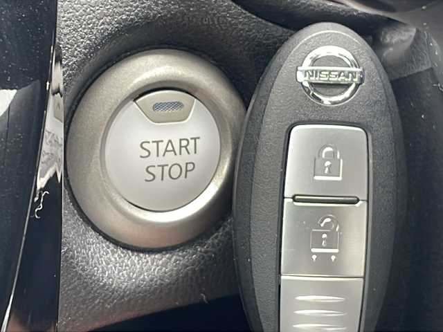 日産 ノート e－パワー X Vセレクション 三重県 2020(令2)年 4.5万km ダークメタルグレー 社外ナビ（AM/FM/BT）/全周囲モニター/デジタルインナーミラー/ビルトインETC/コーナーセンサー/オートライト/ステアリングリモコン/フロアマット/電動格納ミラー/禁煙車
