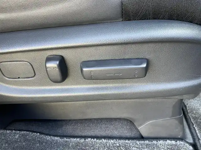 ホンダ オデッセイ ハイブリッド アブソルートセンシングEXパック 東京都 2016(平28)年 6万km プレミアムヴィーナスブラックP 純正ナビ/純正フリップダウンモニター/FM/AM/DVD/CD/マルチビューカメラシステム/フルセグTV/ETC/衝突軽減ブレーキ装置/両側電動スライドドア/ハーフレザー/レーンアシスト/LEDヘッドライト