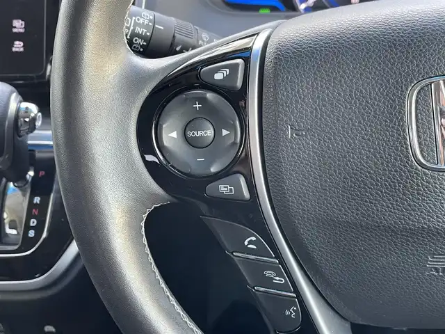 ホンダ オデッセイ ハイブリッド アブソルートセンシングEXパック 東京都 2016(平28)年 6万km プレミアムヴィーナスブラックP 純正ナビ/純正フリップダウンモニター/FM/AM/DVD/CD/マルチビューカメラシステム/フルセグTV/ETC/衝突軽減ブレーキ装置/両側電動スライドドア/ハーフレザー/レーンアシスト/LEDヘッドライト