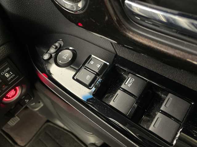 ホンダ Ｎ ＢＯＸ カスタム G L ターボ ホンダセンシング 大阪府 2020(令2)年 5.1万km プレミアムグラマラスブロンズP ホンダセンシング/　・衝突軽減ブレーキ/　・誤発進抑制機能/　・アダプティブクルーズコントロール/　・車線維持支援システム/　・パーキングセンサーシステム/　・ブラインドスポットインフォメーション/社外メモリナビ/　　CD/DVD/BT/フルセグTV/バックカメラ/両側パワースライドドア/LEDオートライト/フォグランプ/合皮ハーフレザーシート/シートヒーター/純正15インチアルミホイール/パドルシフト/スマートキー/ビルトインETC