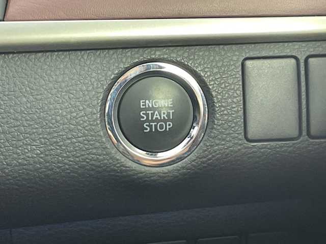 トヨタ ハリアー プレミアム 愛知県 2017(平29)年 3.3万km ホワイトパールクリスタルシャイン ワンオーナー/純正ナビ(NSZT-Y66T)/バックカメラ/フルセグTV/Bluetooth・CD・SD・AM・FM/ETCビルトイン/AC100V・100Wコンセント/純正18インチアルミホイール/上級ファブリック+合皮シート/運転席パワーシート/運転席電動ランバーサポート/純正フロアマット/パワーバックドア/クルーズコントロール/レーンディパーチャーアラート/ドライブスタートコントロール/ヒルスタートアシスト/アイドリングストップ/ISOFIX/LEDヘッドライト/オートマチックハイビーム/オートライト/フロントフォグランプ/オート格納ミラーウィンカー/革巻きステアリング/ステアリングスイッチ/純正荷室シート/ECOモード・PWRモード/DC12V/ナノイー/プッシュスタート/イモビライザー/新車保証書・取扱説明書