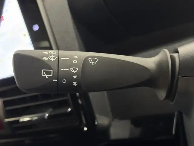 ダイハツ タント カスタム RS 三重県 2022(令4)年 5.2万km ブラックマイカメタリック ガソリン・ターボ/FF/インパネCVT/純正 9インチナビ NMZN-Y72DS/（FM/AM/CD/DVD/Bluetooth/HDMI/iPod/USB/SD/MEMORY MUSIC/TV）/バックカメラ/両側パワースライドドア/ドライブレコーダー 前後/ETC/スマートアシスト3/・衝突回避支援ブレーキ機能（対車両・対歩行者）/・衝突警報機能（対車両・対歩行者）/・ブレーキ制御付誤発進抑制機能（前方・後方）/・レーダークルコン/・レーンキープコントロール（LKC）/・車線逸脱抑制制御機能/・車線逸脱警報機能/・コーナーセンサー（フロント2個／リヤ2個）/・標識認識機能（進入禁止）/装備/・ハーフレザーシート/・シートヒーター（D/N）/・オートエアコン/・オートライト/・オートハイビーム/・LED ヘッドランプ＋サイドビューランプ＋フロントフォグランプ/・運転席ロングスライド機能/・ステアリングスイッチ/・充電用USBジャック（タイプA・運転席側）/・プッシュスタート/・純正15inAW/・スマートキーx2/・保/取/ナビ取/など