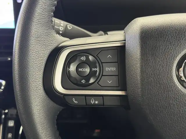ダイハツ タント カスタム RS 三重県 2022(令4)年 5.2万km ブラックマイカメタリック ガソリン・ターボ/FF/インパネCVT/純正 9インチナビ NMZN-Y72DS/（FM/AM/CD/DVD/Bluetooth/HDMI/iPod/USB/SD/MEMORY MUSIC/TV）/バックカメラ/両側パワースライドドア/ドライブレコーダー 前後/ETC/スマートアシスト3/・衝突回避支援ブレーキ機能（対車両・対歩行者）/・衝突警報機能（対車両・対歩行者）/・ブレーキ制御付誤発進抑制機能（前方・後方）/・レーダークルコン/・レーンキープコントロール（LKC）/・車線逸脱抑制制御機能/・車線逸脱警報機能/・コーナーセンサー（フロント2個／リヤ2個）/・標識認識機能（進入禁止）/装備/・ハーフレザーシート/・シートヒーター（D/N）/・オートエアコン/・オートライト/・オートハイビーム/・LED ヘッドランプ＋サイドビューランプ＋フロントフォグランプ/・運転席ロングスライド機能/・ステアリングスイッチ/・充電用USBジャック（タイプA・運転席側）/・プッシュスタート/・純正15inAW/・スマートキーx2/・保/取/ナビ取/など