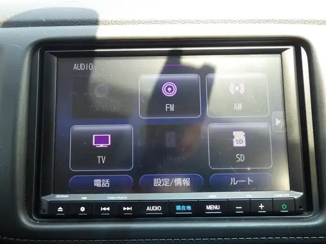 ホンダ ヴェゼル ハイブリッド X ホンダセンシング 千葉県 2020(令2)年 2.6万km ミッドナイトブルービームM ホンダセンシング/・衝突軽減ブレーキ（CMBS）/・車線維持支援システム（LKAS）/・アダプティブクルーズコントロール（ACC）/・後方誤発進抑制機能/・誤発進抑制機能/純正SDナビ/地デジTV/【DVD/CD再生機能　Bluetooth接続】/バックカメラ/ドライブレコーダー（前後撮影）/革巻きステアリング/ステアリングスイッチ/パドルシフト/ETC/LEDヘッドライト/フォグライト/ウインカーミラー/純正16インチアルミホイル/サイド/カーテンエアバッグ/Honda スマートキー