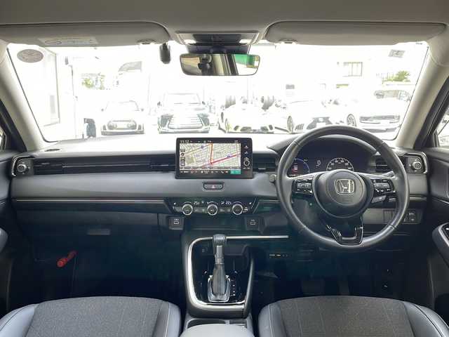 ホンダ ヴェゼル ハイブリッド e:HEV Z 愛知県 2022(令4)年 3.8万km クリスタルブラックパール /禁煙車//ワンオーナー//純正メモリナビ//AM/FM/USB/BT//前後ドライブレコーダー//ハーフレザーシート//革巻きステアリング//ステアリングスイッチ//前席シートヒーター//ステアリングヒーター//パワーバックドア//ビルトインETC//ホンダセンシング//路外逸脱抑制//レーンキープアシスト//ブラインドスポットインフォメーション//踏み間違い衝突軽減//CMBS//ACC//パーキングセンサー//ヒルディセントコントロール//電動パーキング//ブレーキホールド//LEDオートライト//フロントフォグ//オートハイビーム//純正フロアマット//純正ドアバイザー//保証書/取扱説明書/スペアキー