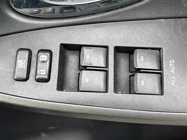 トヨタ ヴァンガード 240S 愛知県 2011(平23)年 11.9万km ホワイトパールクリスタルシャイン 純正HDDナビ/（AM/FM/BT/CD/DVD/SD/HDD)/フルセグTV/ETC/HIDヘッドライト/フォグランプ/ドアミラーウインカー/パドルシフト/純正17インチAW/スマートキー/ドアバイザー/フロアマット