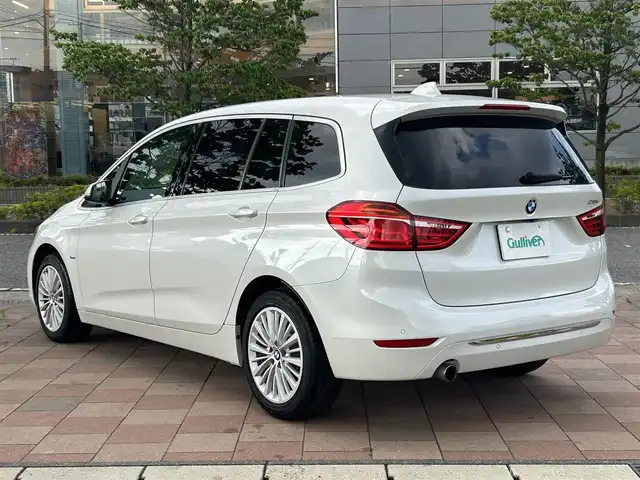 ＢＭＷ ２１８ｄ グランツアラー ラグジュアリー 福島県 2017(平29)年 4.9万km ミネラルホワイト 純正ナビゲーション/【CD/DVD/BT】/バックカメラ/ドライブレコーダー/レーダー探知機/型番：Z280C5d/前席シートヒーター/前席パワーシート/運転席シートメモリー/ヘッドアップディスプレイ/ステアリングリモコン/電動リフトゲート/アクティブクルーズコントロール/LEDオートライト/純正フロアマット