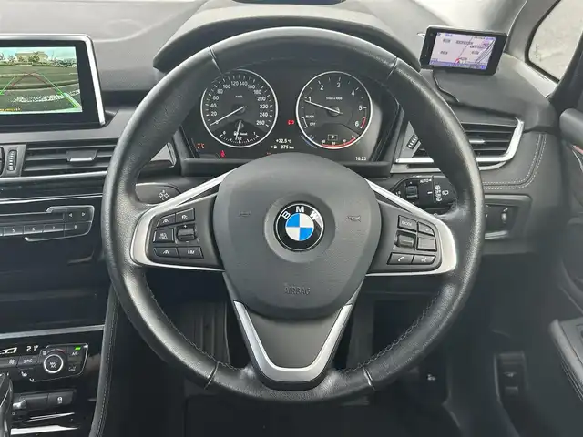 ＢＭＷ ２１８ｄ グランツアラー ラグジュアリー 福島県 2017(平29)年 4.9万km ミネラルホワイト 純正ナビゲーション/【CD/DVD/BT】/バックカメラ/ドライブレコーダー/レーダー探知機/型番：Z280C5d/前席シートヒーター/前席パワーシート/運転席シートメモリー/ヘッドアップディスプレイ/ステアリングリモコン/電動リフトゲート/アクティブクルーズコントロール/LEDオートライト/純正フロアマット