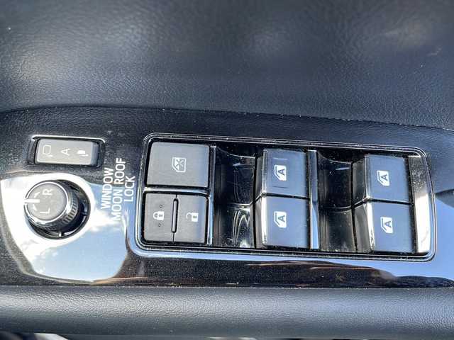 トヨタ アルファード S Cパッケージ 山口県 2021(令3)年 3.7万km ホワイトパールクリスタルシャイン ワンオーナー/1/2列目サンルーフ/フリップダウンモニター/純正ナビフルセグTV、AM/FM、Bluetooth）/バックカメラ/両側パワースライドドア/パワーバックドア/本革シート/1/2列目パワーシート/1列目シートヒーター＆ベンチレーション/ステアリングヒーター/シートメモリー