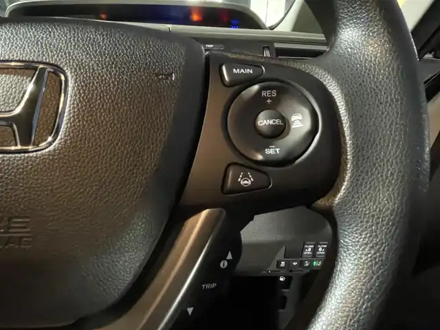 ホンダ フリード G ホンダセンシング 滋賀県 2020(令2)年 5.2万km プラチナホワイトパール 純正ナビ/（CD/BT/USB/SD）/ホンダセンシング/・衝突軽減ブレーキ/・路外逸脱抑制機能/・アダプティブクルーズコントロール/バックカメラ/ビルトインETC/前席シートヒーター/両側パワースライドドア/パーキングセンサー/ステアリングスイッチ/LEDヘッドライト/純正フロアマット