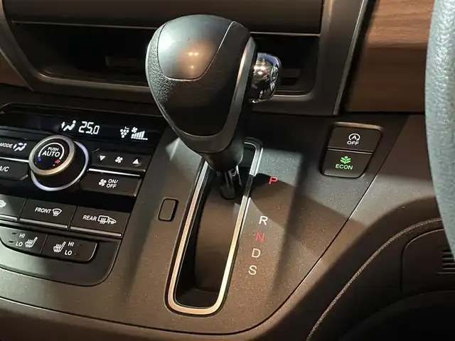 ホンダ フリード G ホンダセンシング 滋賀県 2020(令2)年 5.2万km プラチナホワイトパール 純正ナビ/（CD/BT/USB/SD）/ホンダセンシング/・衝突軽減ブレーキ/・路外逸脱抑制機能/・アダプティブクルーズコントロール/バックカメラ/ビルトインETC/前席シートヒーター/両側パワースライドドア/パーキングセンサー/ステアリングスイッチ/LEDヘッドライト/純正フロアマット