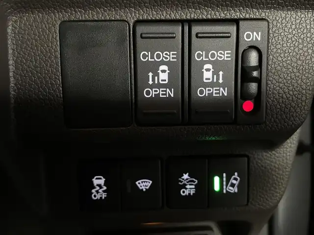 ホンダ フリード G ホンダセンシング 滋賀県 2020(令2)年 5.2万km プラチナホワイトパール 純正ナビ/（CD/BT/USB/SD）/ホンダセンシング/・衝突軽減ブレーキ/・路外逸脱抑制機能/・アダプティブクルーズコントロール/バックカメラ/ビルトインETC/前席シートヒーター/両側パワースライドドア/パーキングセンサー/ステアリングスイッチ/LEDヘッドライト/純正フロアマット