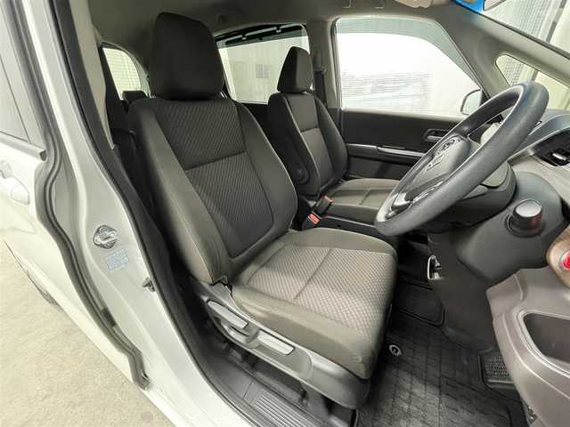 ホンダ フリード G ホンダセンシング 滋賀県 2020(令2)年 5.2万km プラチナホワイトパール 純正ナビ/（CD/BT/USB/SD）/ホンダセンシング/・衝突軽減ブレーキ/・路外逸脱抑制機能/・アダプティブクルーズコントロール/バックカメラ/ビルトインETC/前席シートヒーター/両側パワースライドドア/パーキングセンサー/ステアリングスイッチ/LEDヘッドライト/純正フロアマット