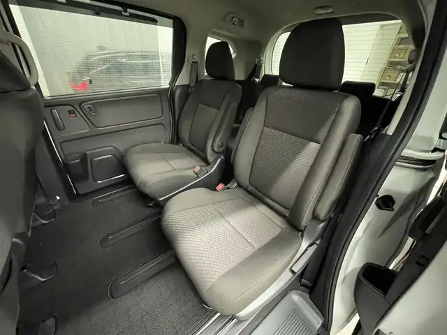 ホンダ フリード G ホンダセンシング 滋賀県 2020(令2)年 5.2万km プラチナホワイトパール 純正ナビ/（CD/BT/USB/SD）/ホンダセンシング/・衝突軽減ブレーキ/・路外逸脱抑制機能/・アダプティブクルーズコントロール/バックカメラ/ビルトインETC/前席シートヒーター/両側パワースライドドア/パーキングセンサー/ステアリングスイッチ/LEDヘッドライト/純正フロアマット