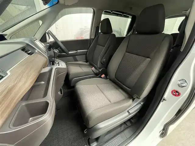 ホンダ フリード G ホンダセンシング 滋賀県 2020(令2)年 5.2万km プラチナホワイトパール 純正ナビ/（CD/BT/USB/SD）/ホンダセンシング/・衝突軽減ブレーキ/・路外逸脱抑制機能/・アダプティブクルーズコントロール/バックカメラ/ビルトインETC/前席シートヒーター/両側パワースライドドア/パーキングセンサー/ステアリングスイッチ/LEDヘッドライト/純正フロアマット