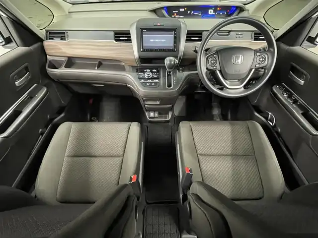 ホンダ フリード G ホンダセンシング 滋賀県 2020(令2)年 5.2万km プラチナホワイトパール 純正ナビ/（CD/BT/USB/SD）/ホンダセンシング/・衝突軽減ブレーキ/・路外逸脱抑制機能/・アダプティブクルーズコントロール/バックカメラ/ビルトインETC/前席シートヒーター/両側パワースライドドア/パーキングセンサー/ステアリングスイッチ/LEDヘッドライト/純正フロアマット