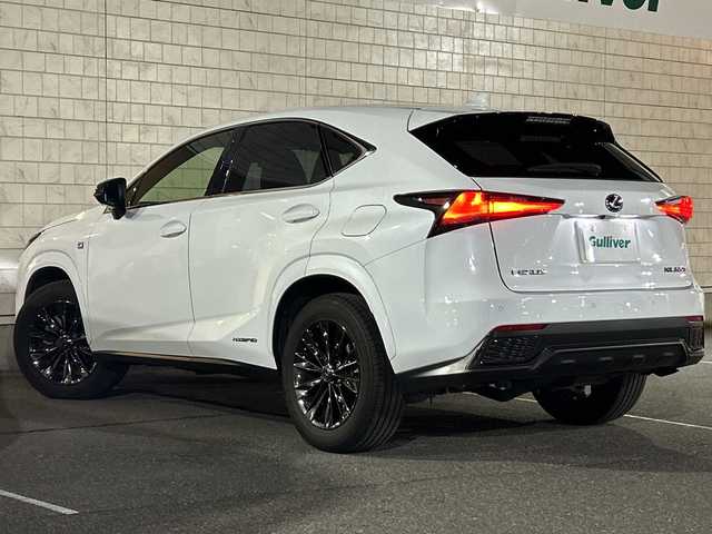 レクサス ＮＸ 300h クール&ブライト 茨城県 2021(令3)年 4.9万km ホワイトノーヴァガラスフレーク Fスポーツベース特別使用車/純正10.3インチナビ/(地デジTV・CD・DVD・BT・ラジオ再生)/レーダークルーズコントロール/レーンアシスト/プリクラッシュセーフティ/ブラインドスポットモニター/リアクロストラフィックアラート/本革レザーシート/シートベンチレーション/パワーシート/ドライブレコーダー/ビルトインETC2.0/バックカメラ/オートライト/LEDヘッドライト/純正18inブラックスパッタリングホイール/純正フロアマット/スマートキー/スペアキー/取扱説明書/保証書